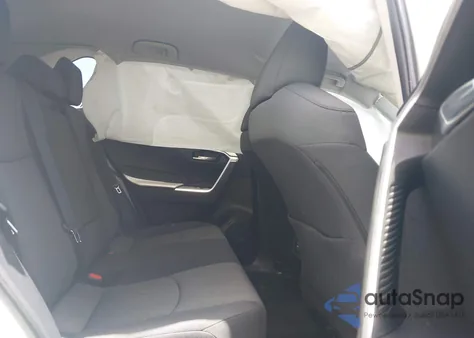 2021 Toyota Rav4 Xle z USA, uszkodzony, nr VIN 2T3W1RFV1MC136218